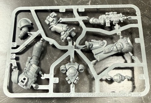 Warhammer 40k space marine - space,