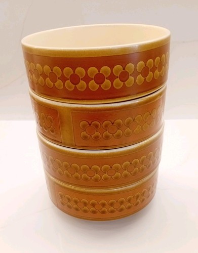 Hornsea pottery saffron - pottery, of