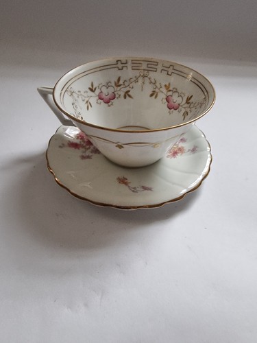Vintage floral pattern tea cup - pattern,