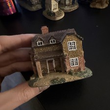 The Leonardo Collection Cottage Ornament Figurine Collectable