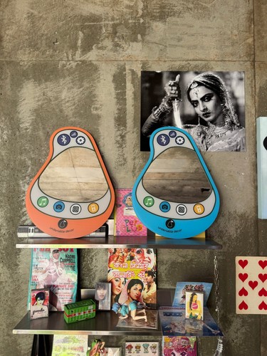 Pear shaped phone - pear, y2k