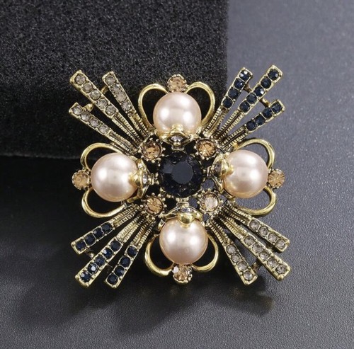 Vintage rhinestone brooch - brooch, with