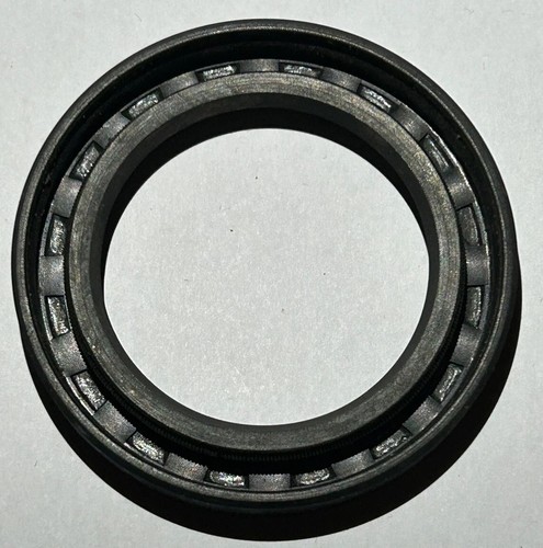 Mt75 gearbox rear oil seal - oil,