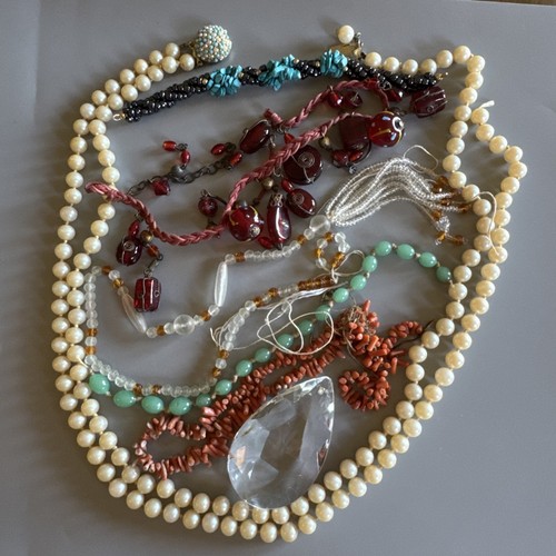 Broken costume jewellery - broken,