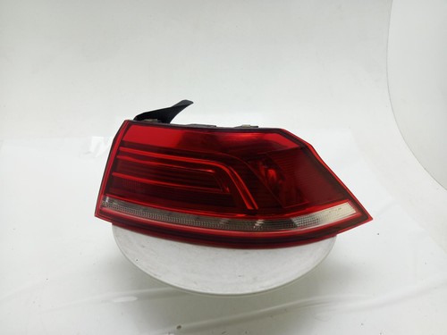 Volkswagen passat tail light - volkswagen,