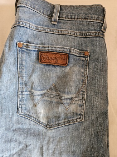 Wrangler ace size - w34, l32