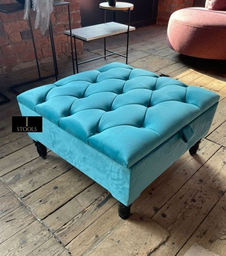 Square velvet ottoman - velvet,