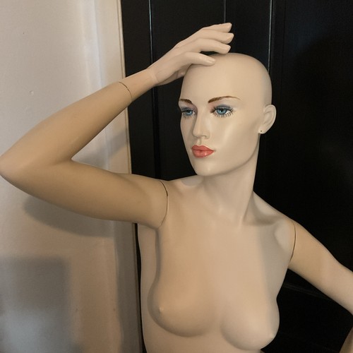 Mk1 female mannequin - female, pierced