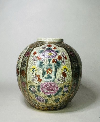 Antique meiji period satsuma - period,