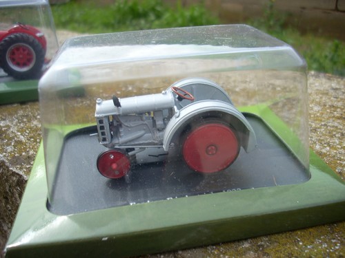 Die cast model tractor - tractor, scale