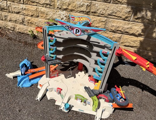 Hot wheels city ultimate - hot,