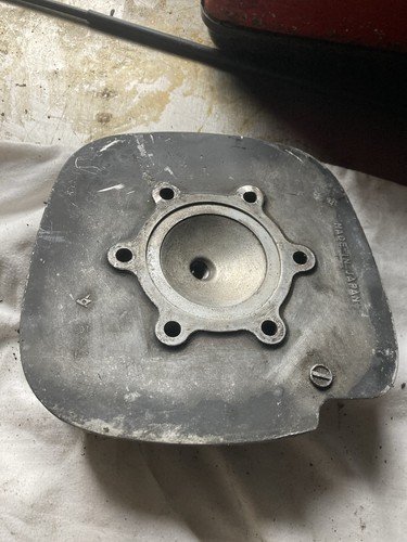 Suzuki pe175 cylinder head - cylinder, head.
