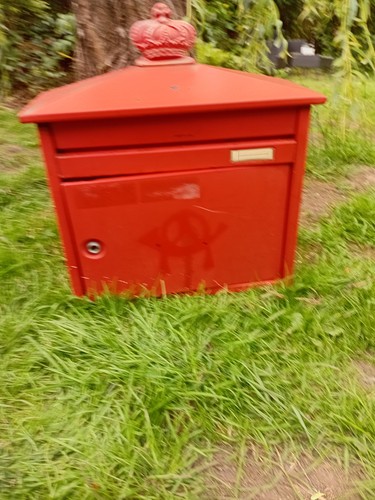 Vintage red cast aluminium - red,