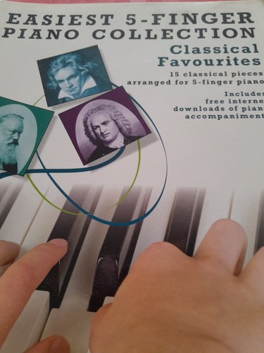 Easy classical piano book - classical,