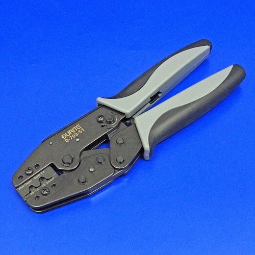 Superseal crimping tool - -, for