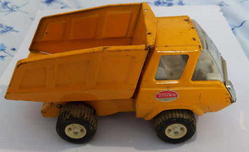 Tonka dump truck orange - tonka,