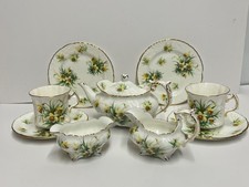 9 Pieces of Hammersley Yellow Jonquil Vintage Bone China - Daffodil Pattern 