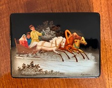 Russian lacquered box - troika