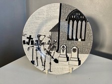 Royal Stafford Skull 'where's bones' 21cm plate halloween Rare grave dig