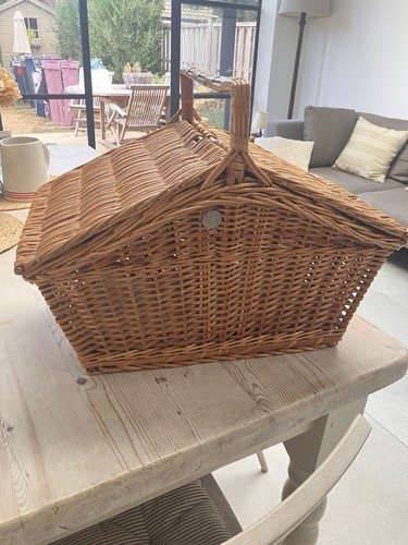 Lovely wicker picnic basket - wicker,