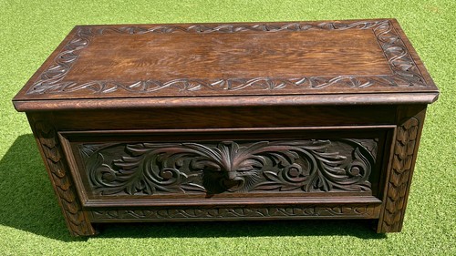 Large vtg hand carved green - vtg,