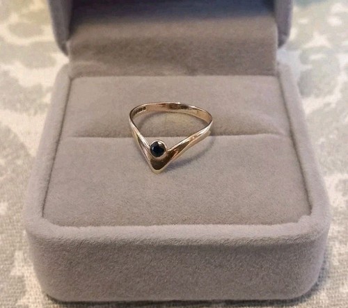 9ct yellow gold - gold, wishbone