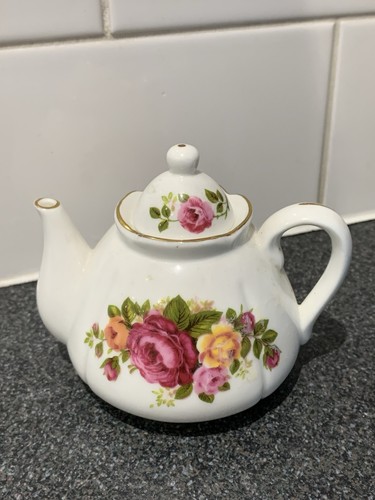 Fine bone china cottage rose - bone,