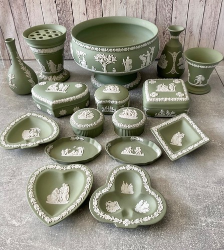 Wedgwood white sage green - white,