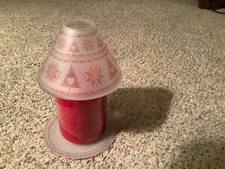 Yankee Candle Red pattern on