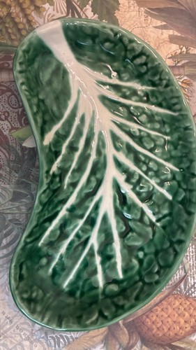 Vintage green leaf cabbage - green,