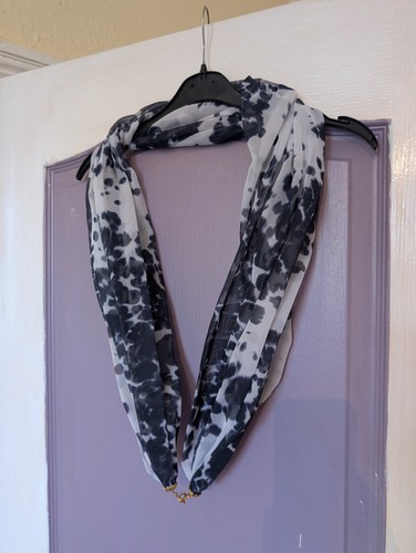 Scarflace black and white - scarflace,