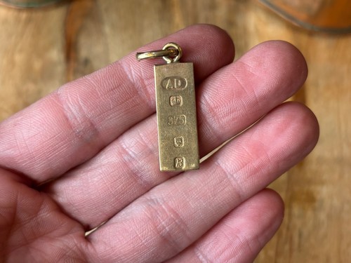 Solid 9ct gold - 9ct,