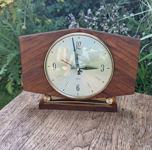 Vintage 1950 smiths mantel - vintage, 1950's