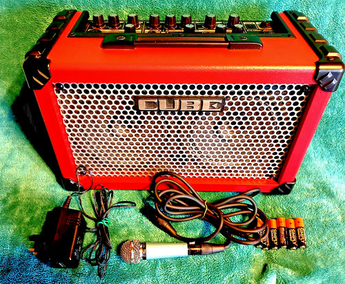Roland cube street amplifier - roland,