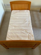 Child toddler bed with