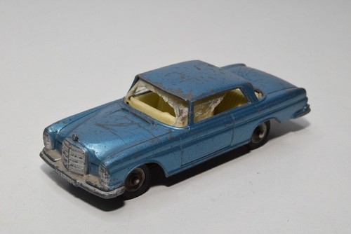 B67 dinky toys 533 - toys,