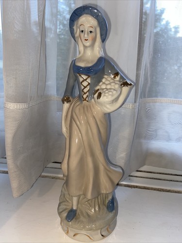 Bric brac lady - brac,