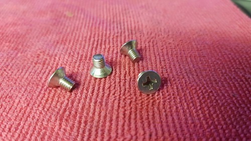 Fitting mounting cage screws - fitting,