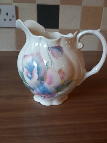 Aynsley bone china little - china,