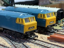 2x TRIANG HORNBY R758 BLUE