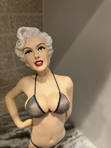 Marilyn monroe rare - rare, resin