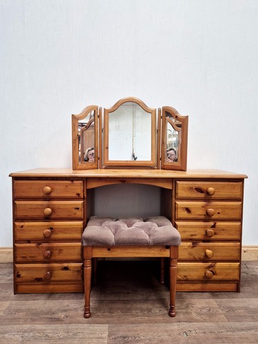 Wooden dressing table set - table,