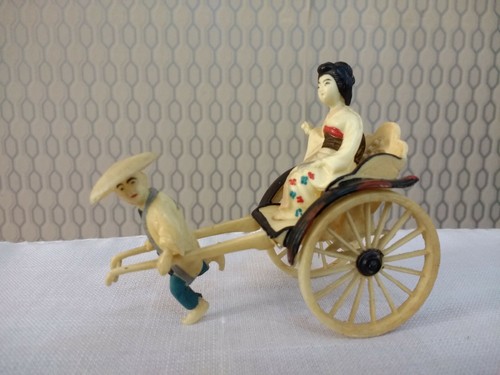 Vintage small figurine - vintage,