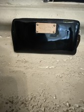 Kate Spade hand wallet