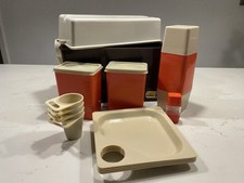 picnic set plates etc Vintage