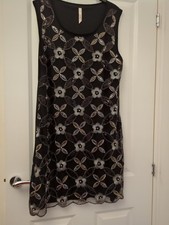 Stunning Stella Morgan Black