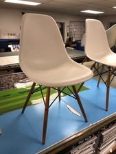Fabulous & Genuine VITRA Eames “ DSW “ Chair - Eiffel design Ray & Charles Eames
