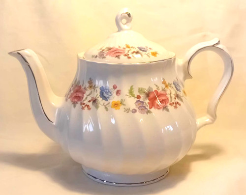 Vintage sadler england - england, swirl