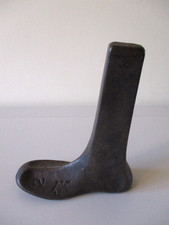 Antique Cobblers Last Cast Iron Childs Shoe Repair TINY DOOR STOP marked 2 3 AJK