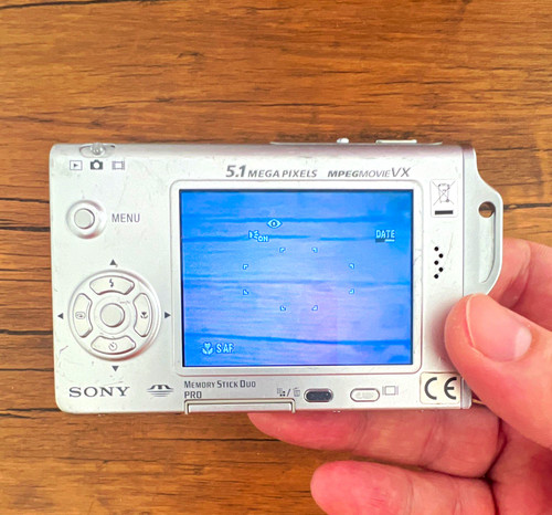 Sony cyber shot dsc - cyber-shot, compact